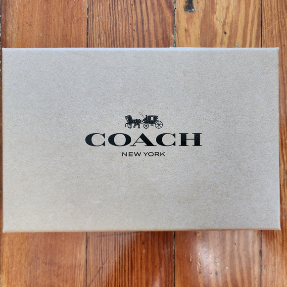Coach Boxed 3 in 1 wallet gift set! - Picture 6 of 6